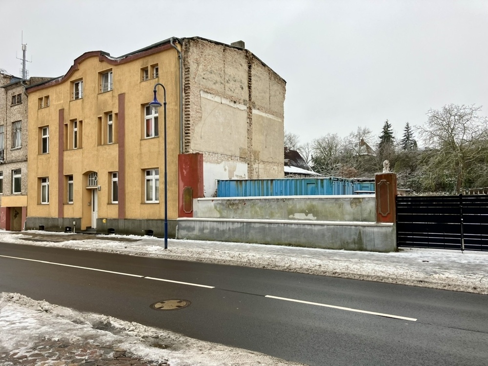 seitliche Hausansicht 