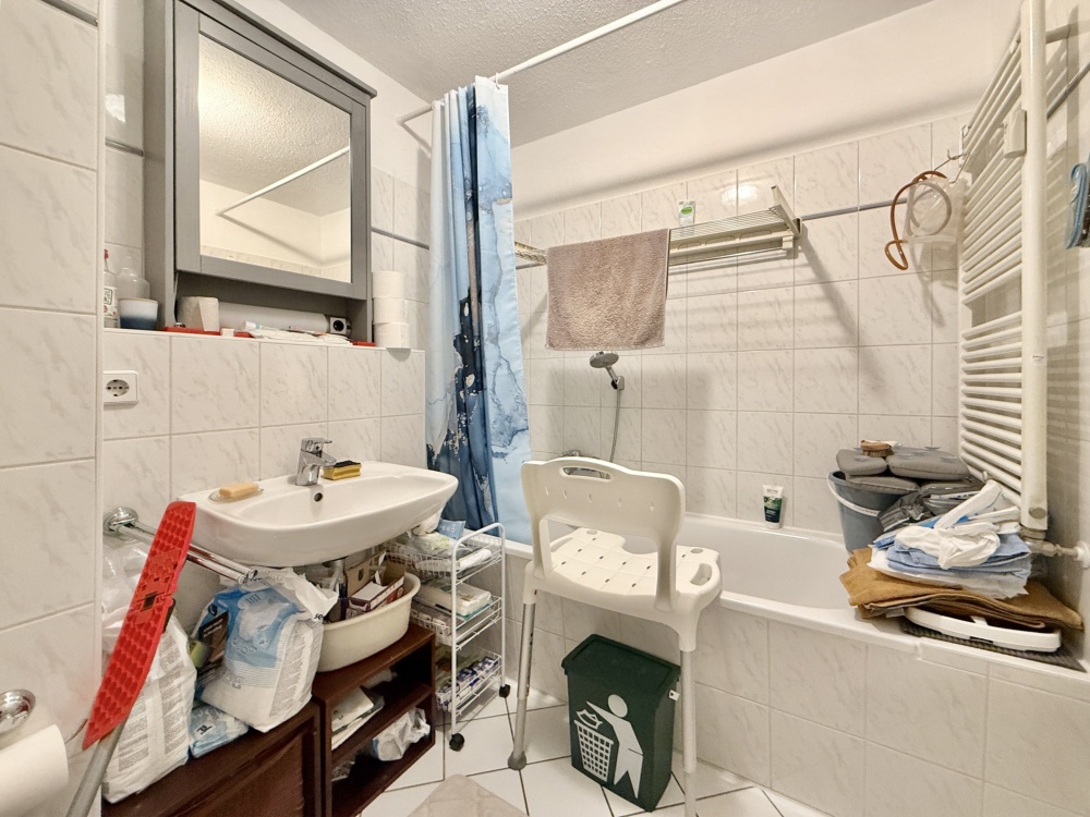 Bad mit Wanne