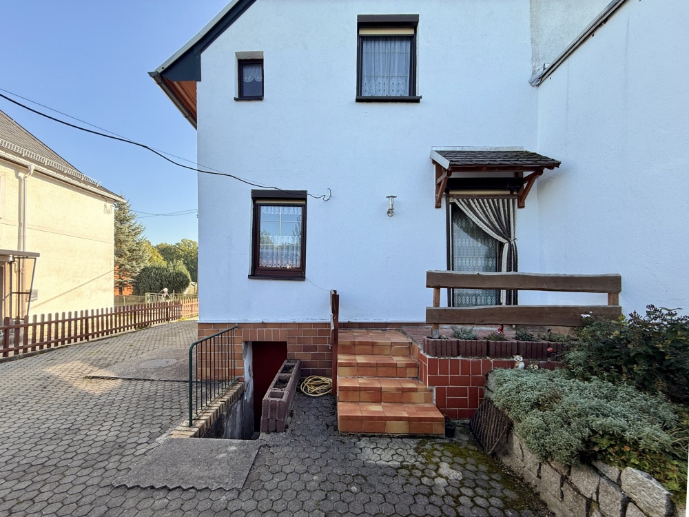 Rückseite mit Hintereingang