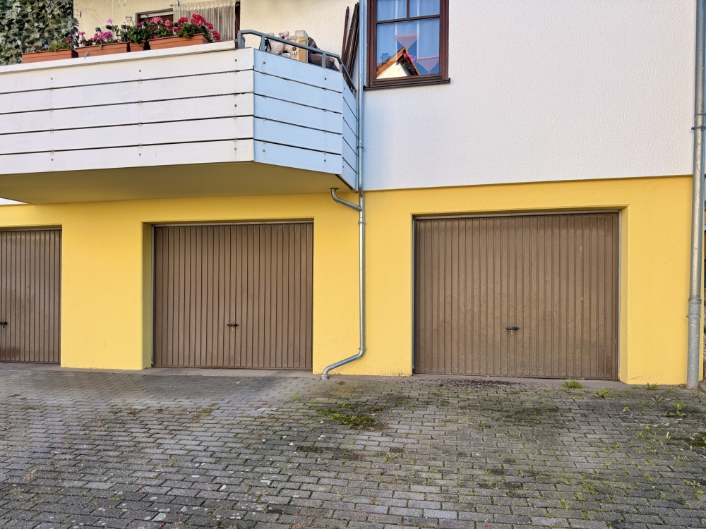 Zufahrt Garage