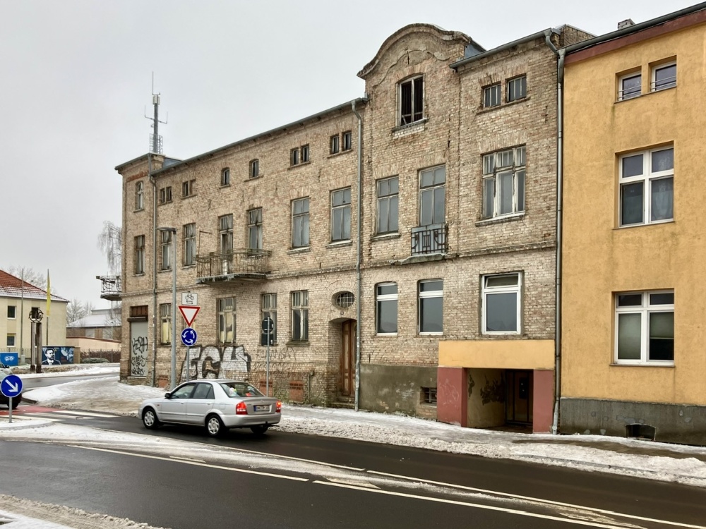 seitliche Hausansicht