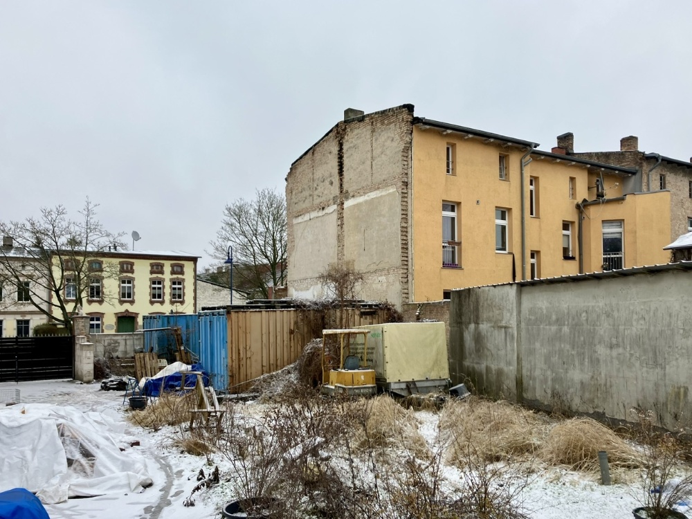 angrenzendes Baugrundstück