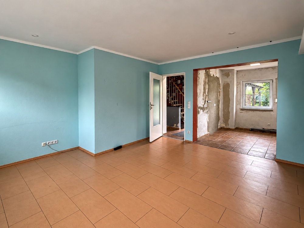 Wohnzimmer mit Blick zur Küche