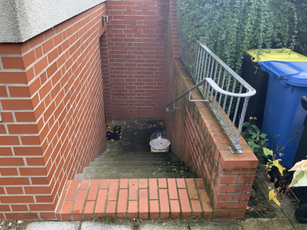 separater Kellereingang 