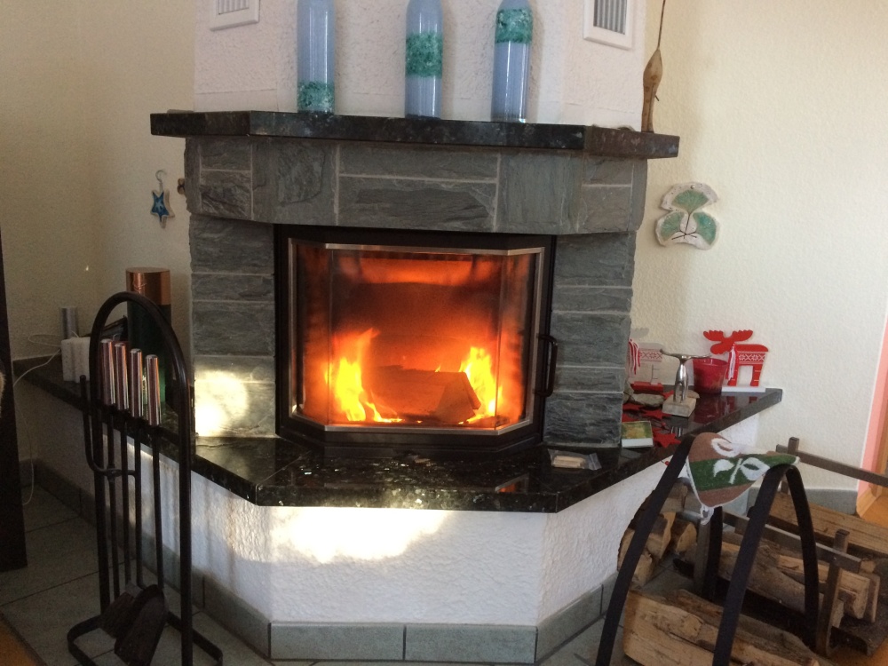 Kamin im Wohnzimmer 