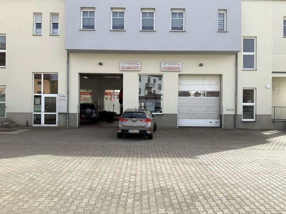 Einfahrt Werkstatt Einfahrt Werkstatt