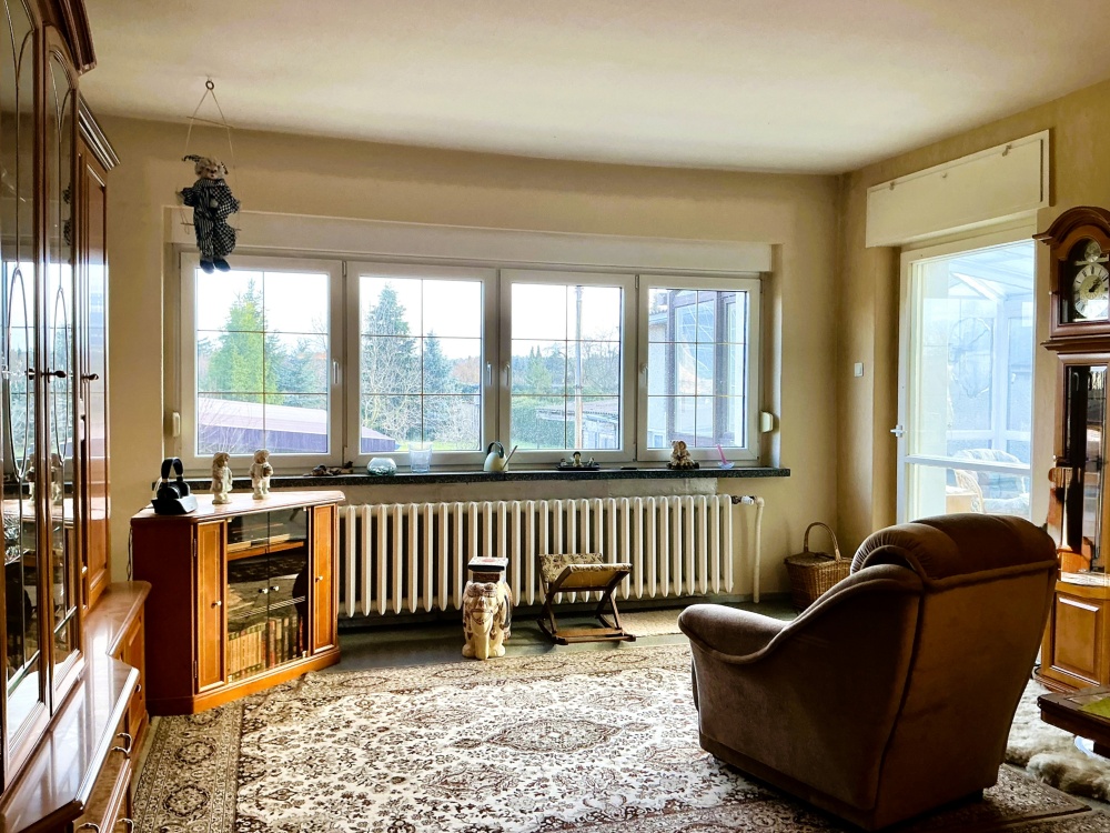 Wohnzimmer mit viel Licht
