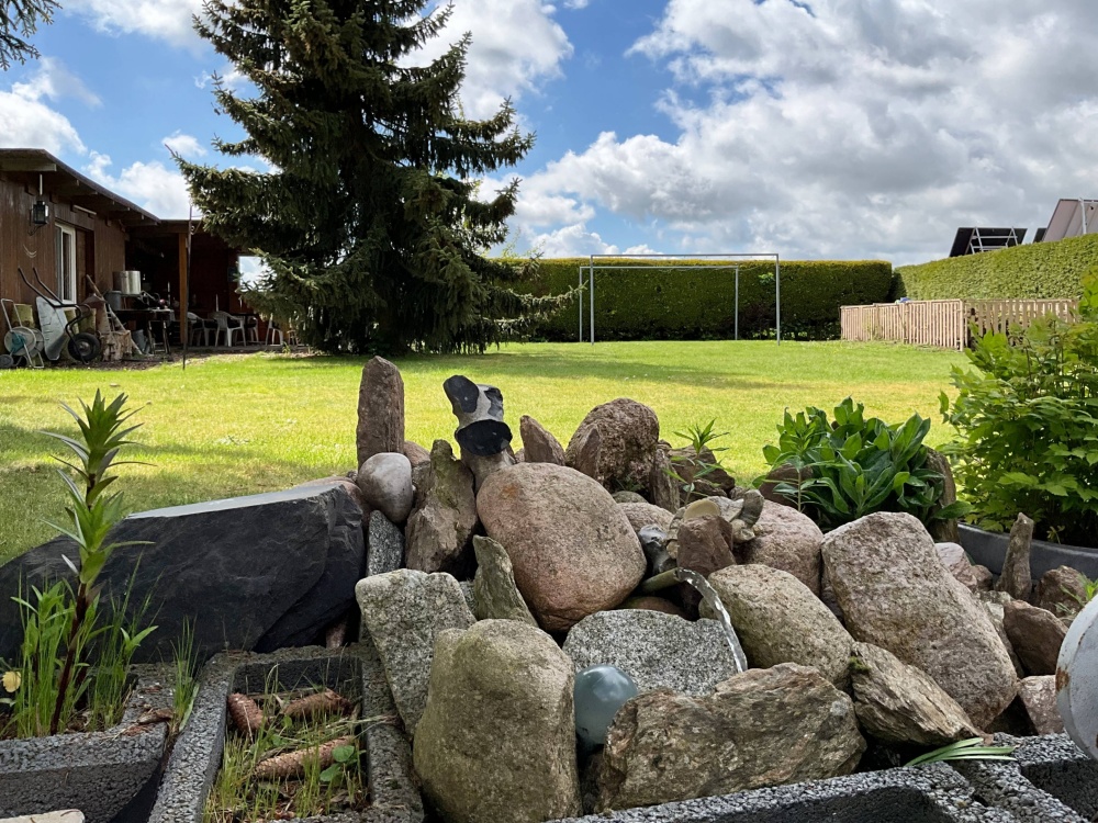 liebevoll angelegter Garten