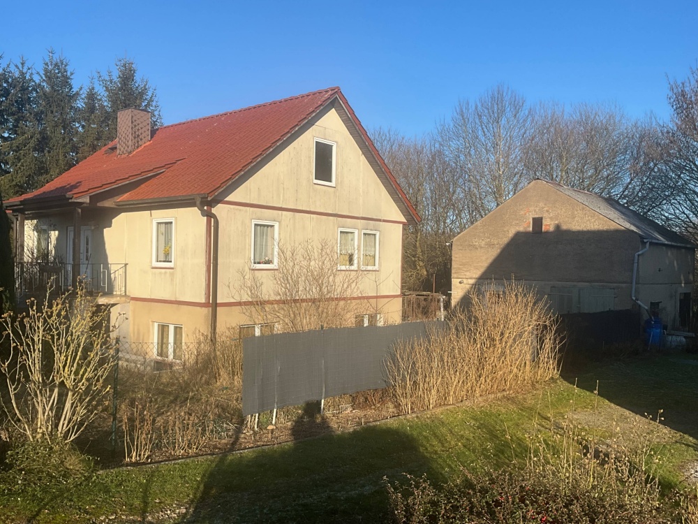 Seitenansicht rechts vom Haus