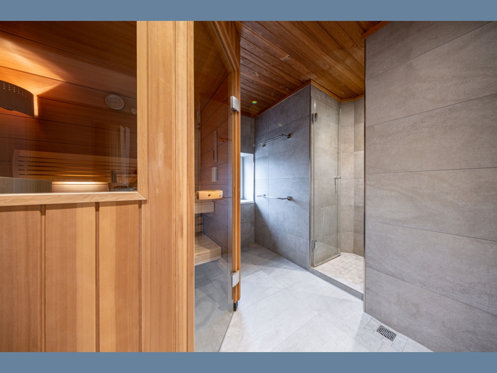Sauna mit Dusche