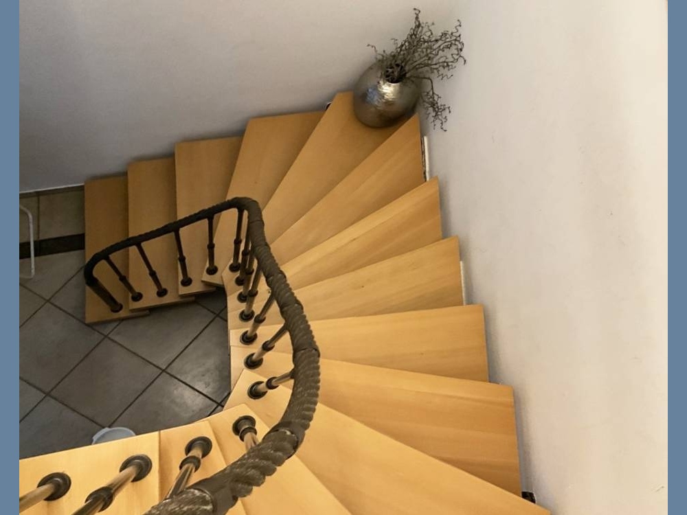 Treppenaufgang in das Dachgeschoss