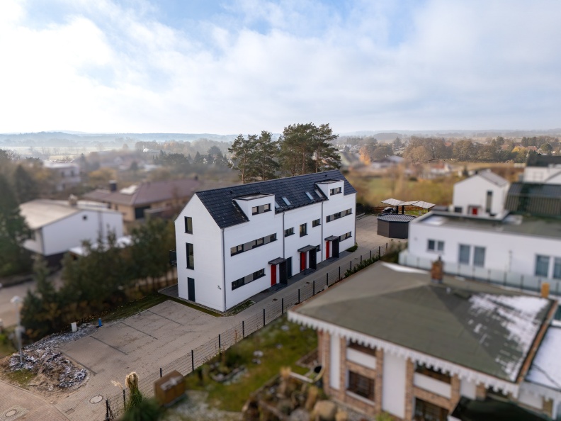 Hausansicht Drohne Straßenseite