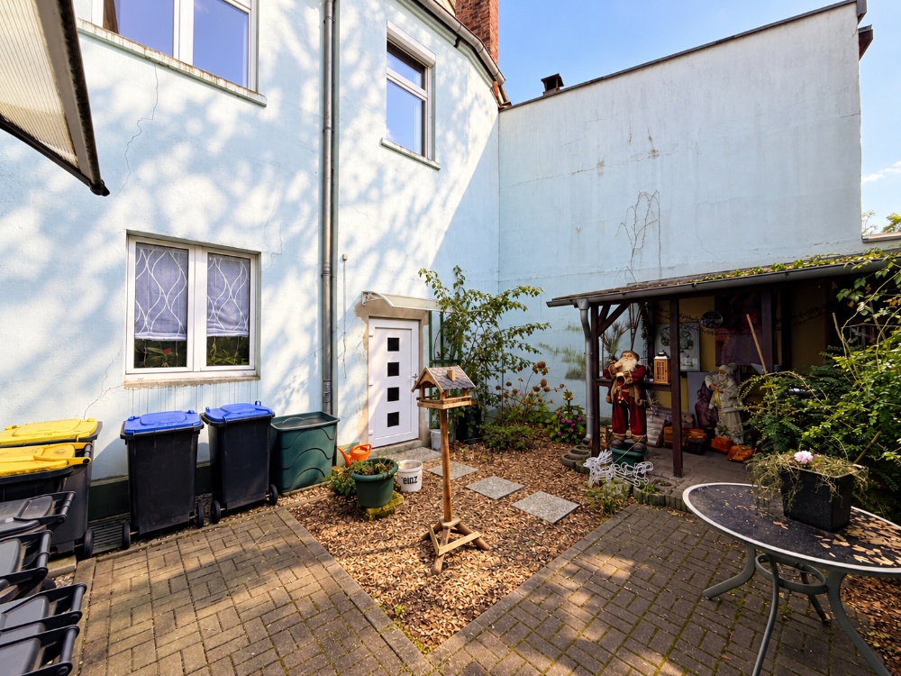 Sonniger Innenhof
