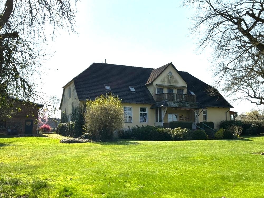 Hausansicht vom Garten