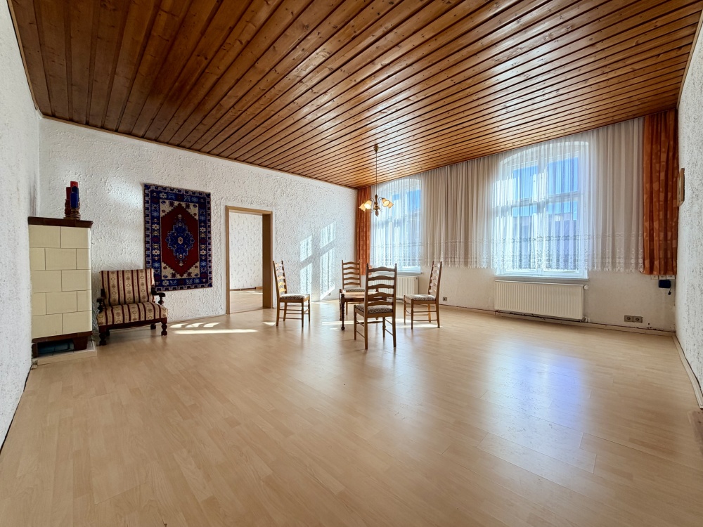 Lichtdurchflutetes Wohnzimmer