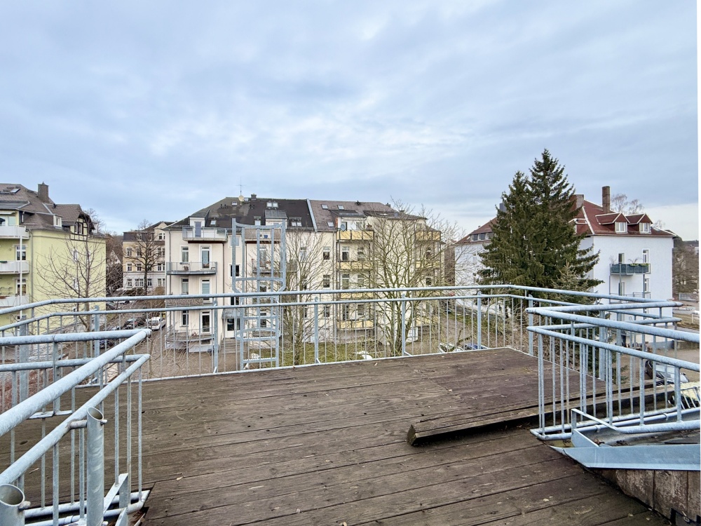 große Dachterrasse