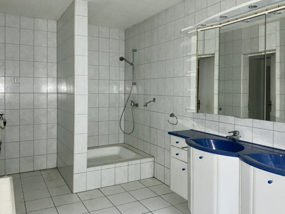 Bad mit Dusche...