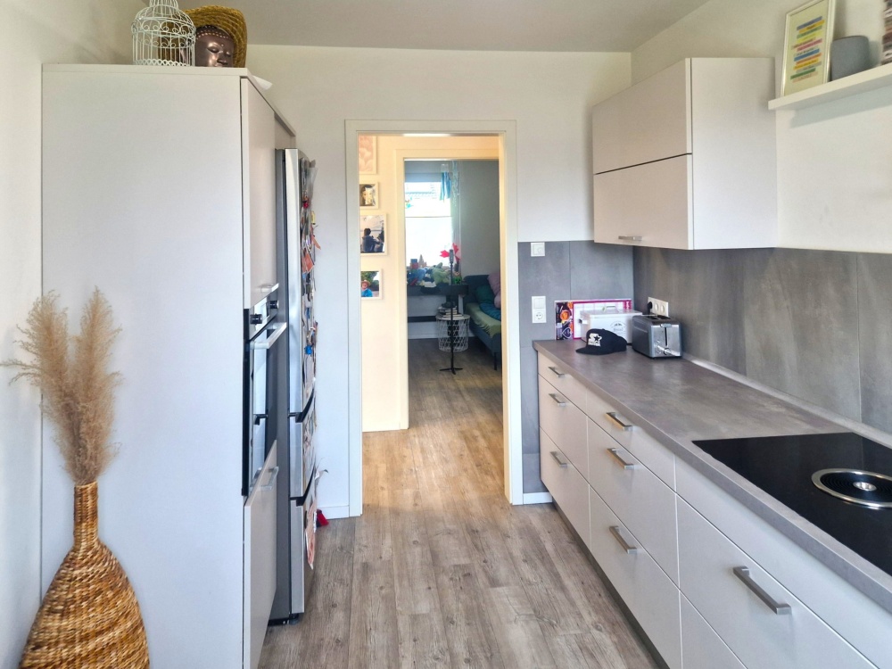 Küche mit Einbauküche