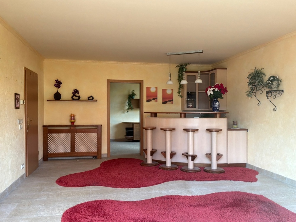 Wohnzimmer und Arbeitszimmer