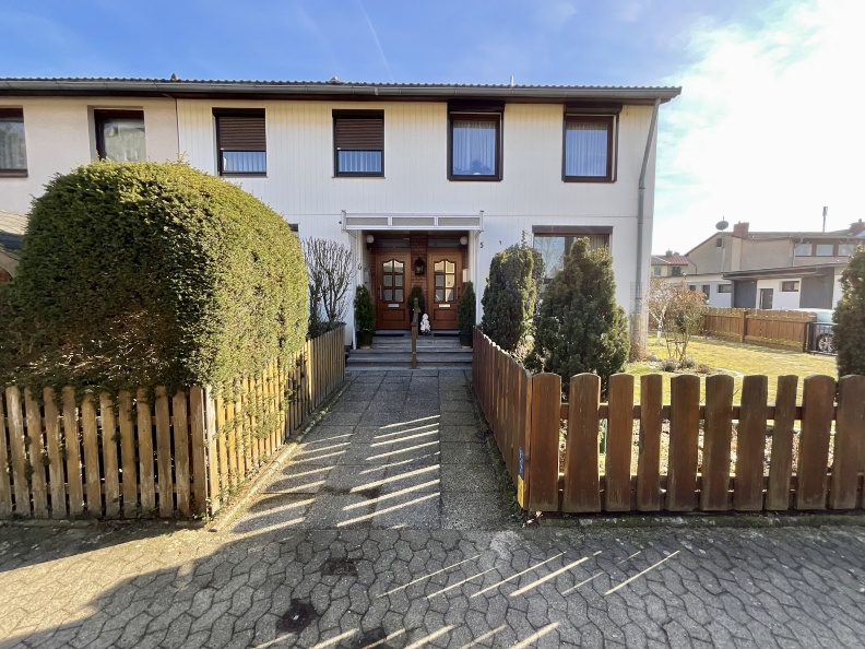 Vorderansicht Wohnhaus