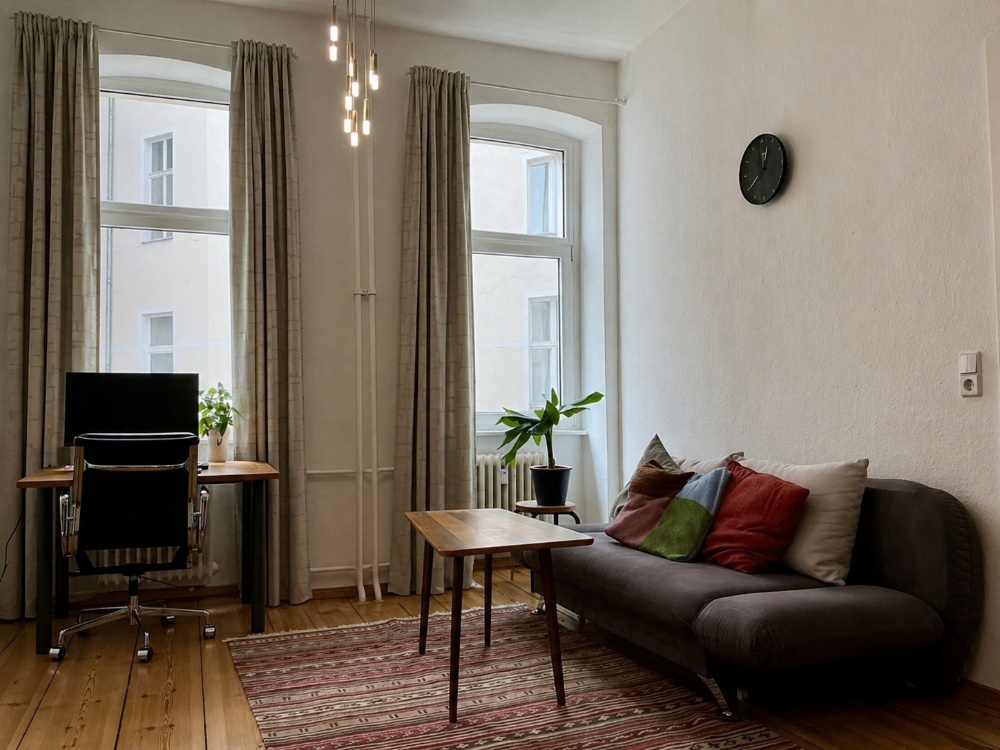 Wohnzimmer mit Couch