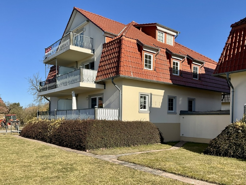 Hausansicht vom Grundstück