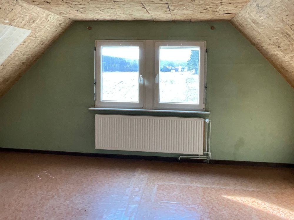 Rollläden an allen Fenstern