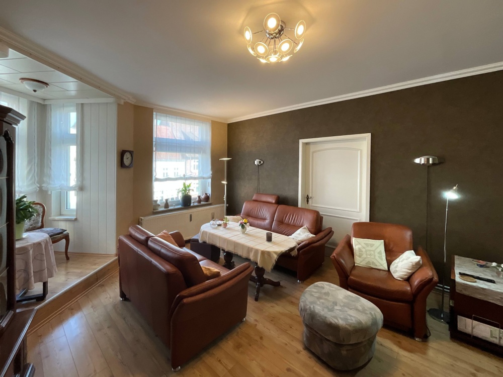 lichtdurchfluteter Wohnbereich