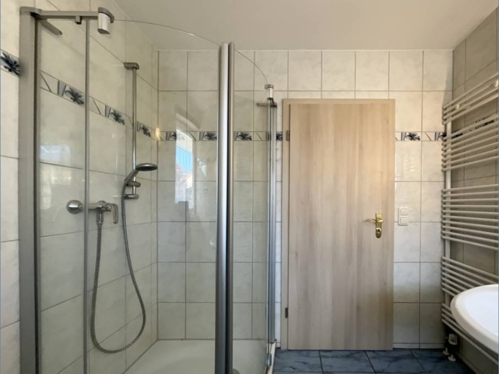 ebenerdiges Duschbad...