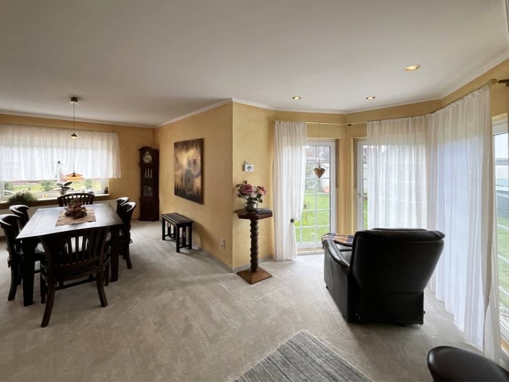 großer Erker mit viel helligkeit