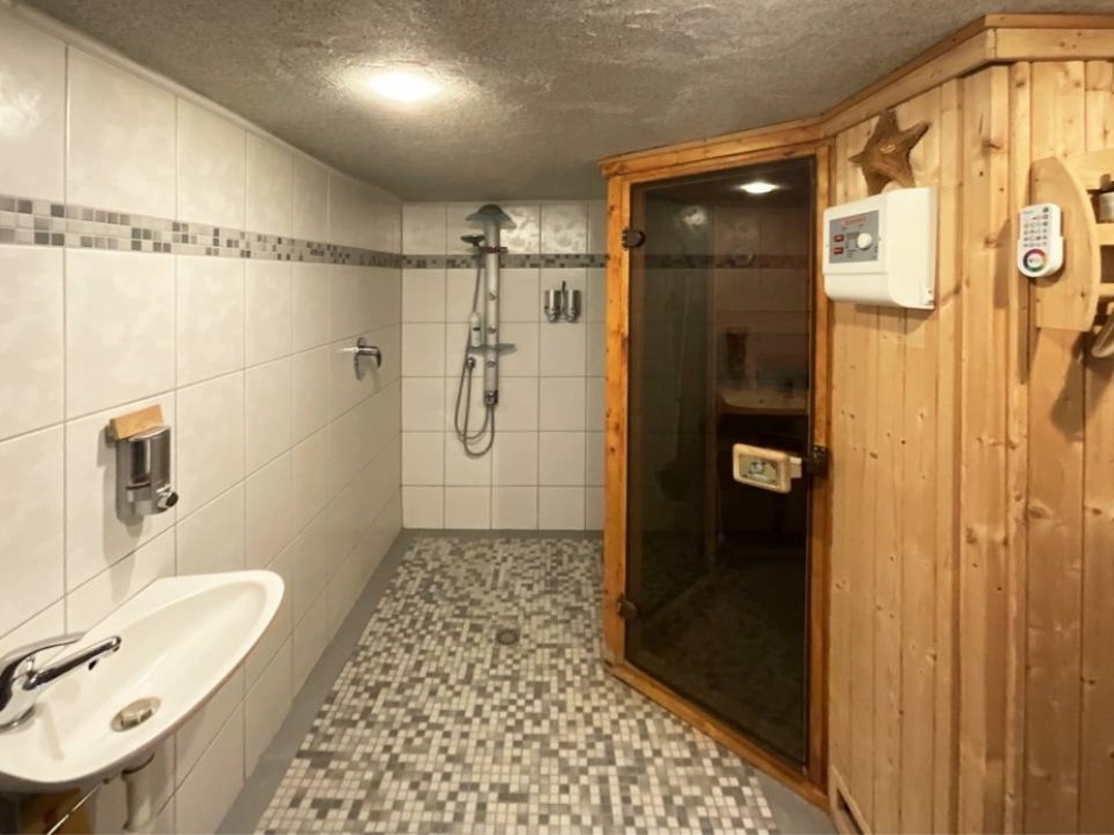Sauna mit Dusche