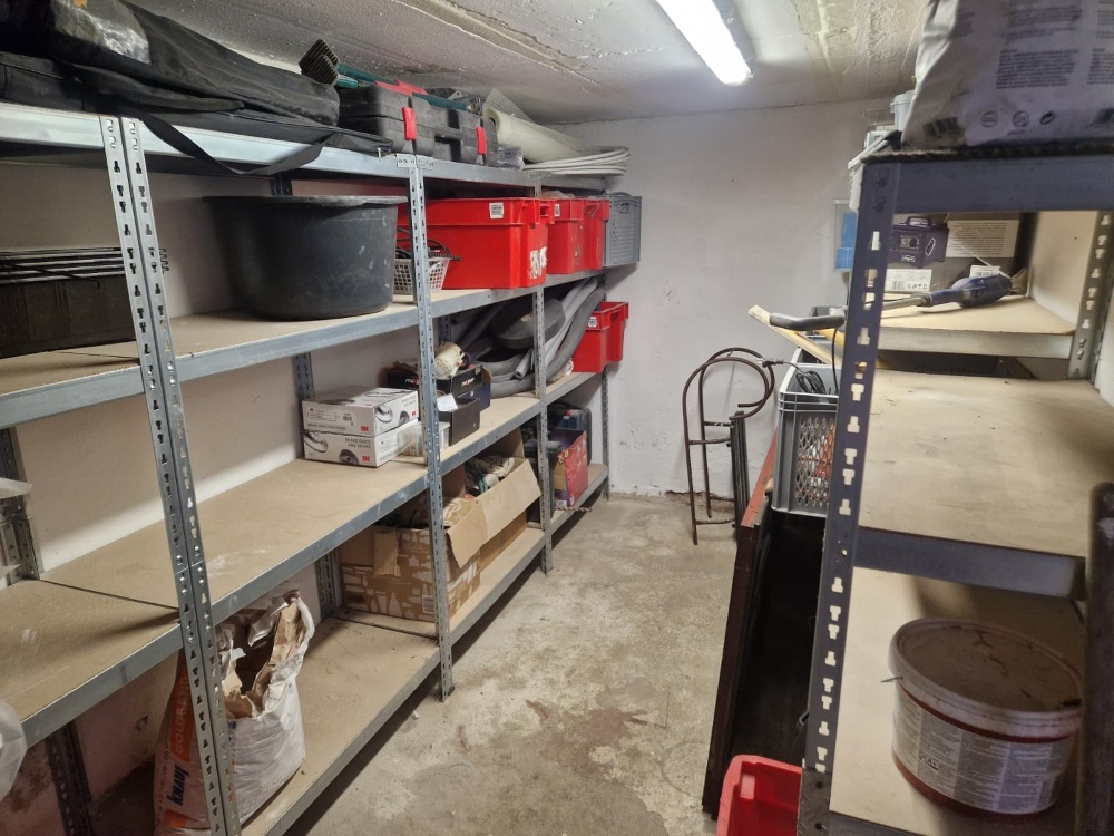 Kellerraum unter der Garage