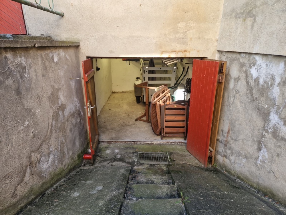 Zufahrt zum Kellergeschoss der Garage