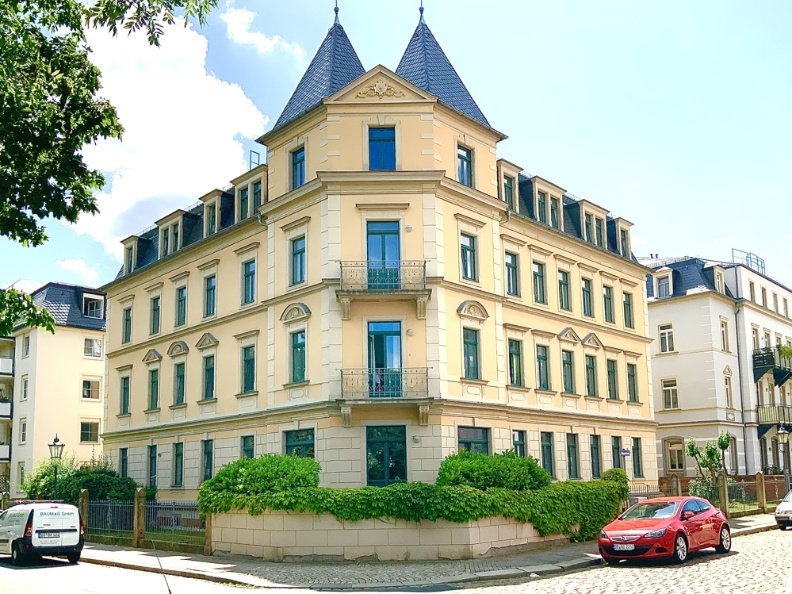 Straßenansicht