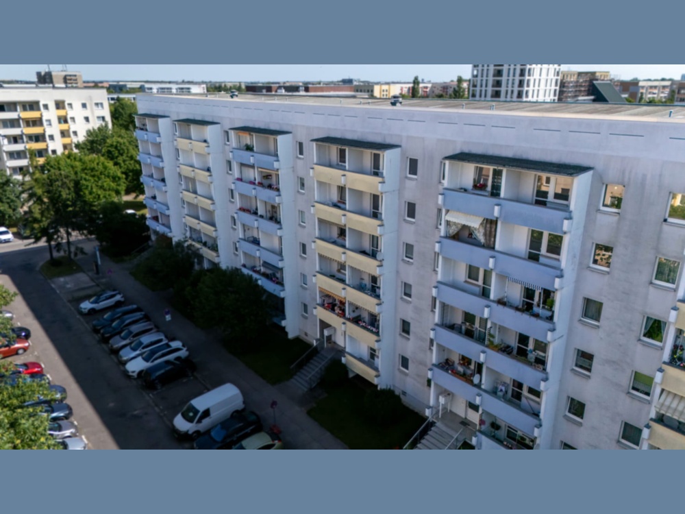 Parkplätze vor dem Haus