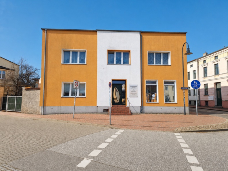Frontale Ansicht Frontale Ansicht