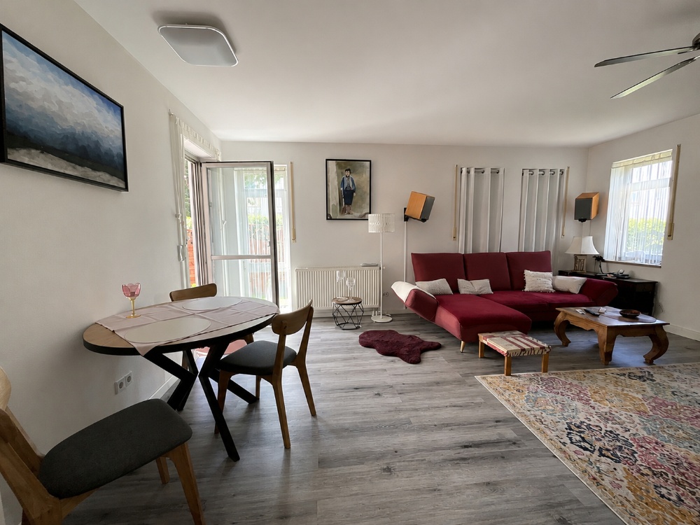 Wohnzimmer mit Essbereich