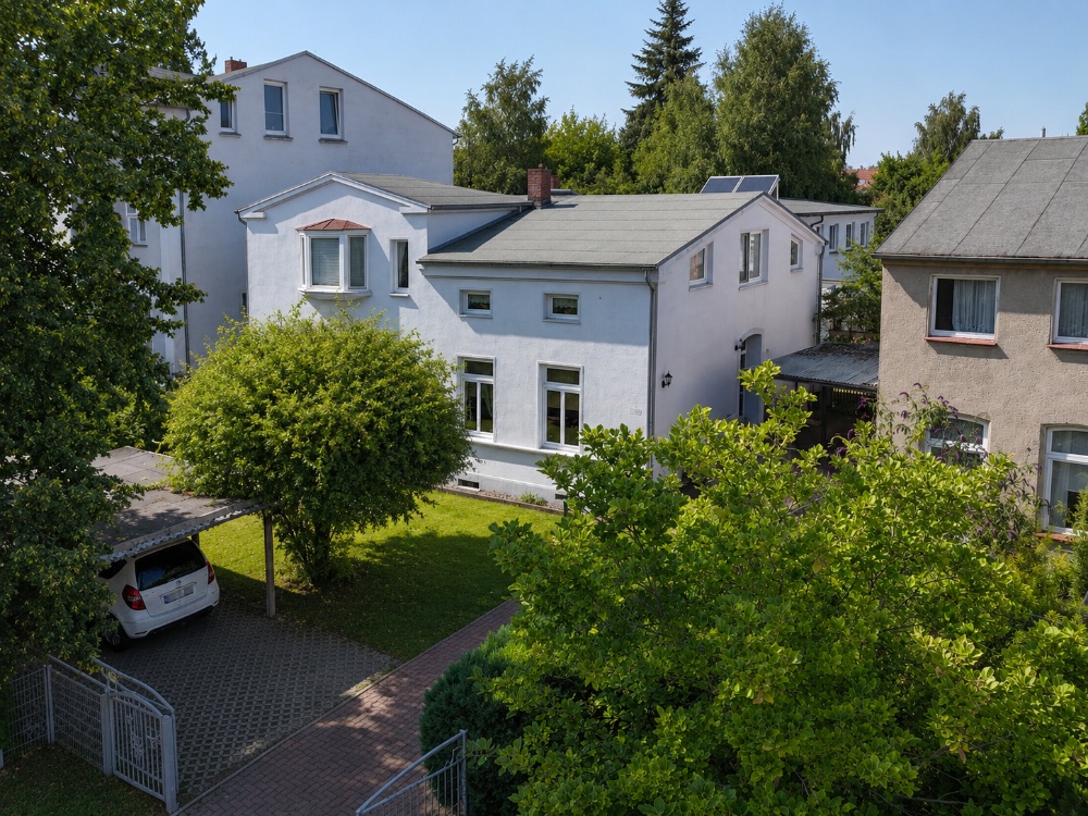 Straßenseitige Ansicht