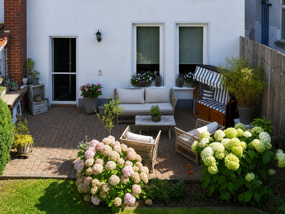 Terrasse mit Zugang zur Küche
