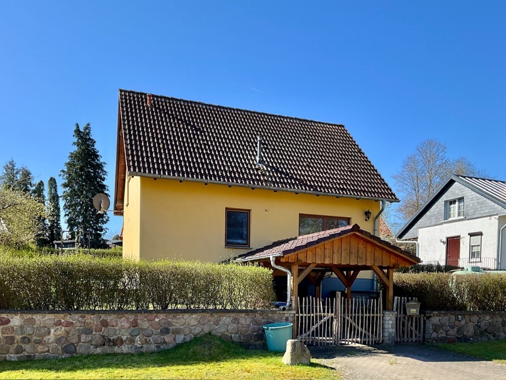 Hausansicht von der Straße