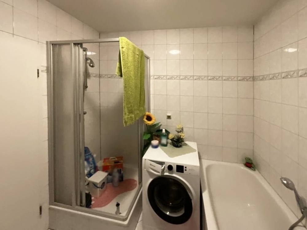 Dusche und Wannenbad