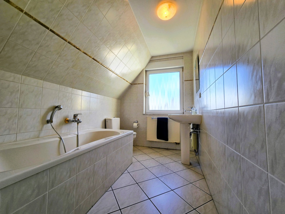 Wannenbad im DG