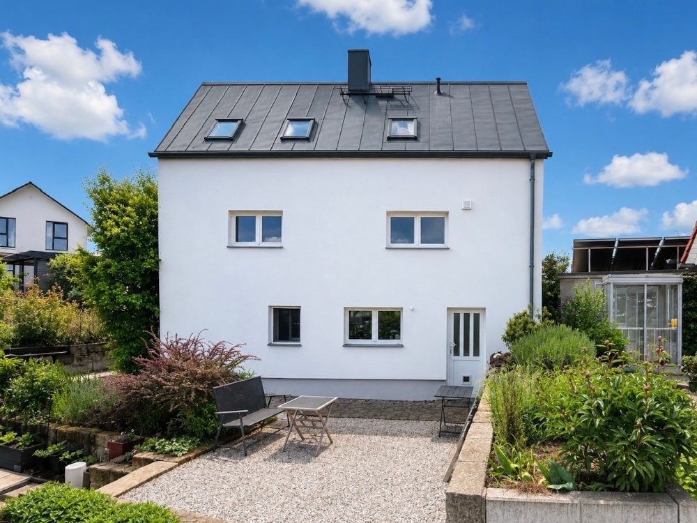 Zeitlose Architektur im Grünen
