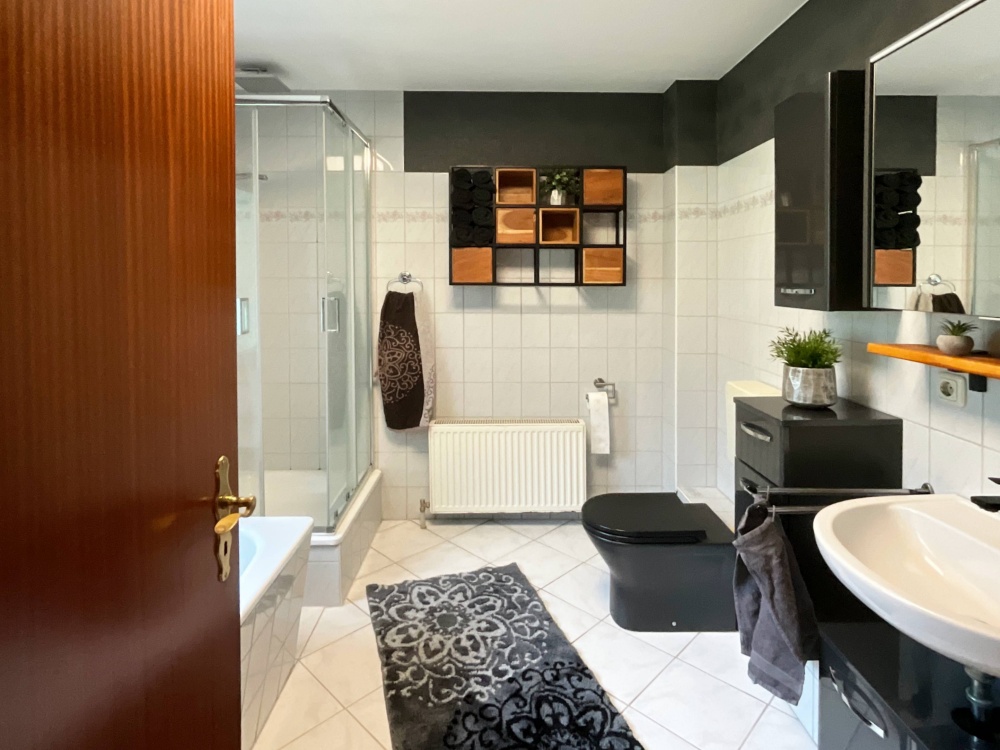 Badezimmer im Erdgeschoss