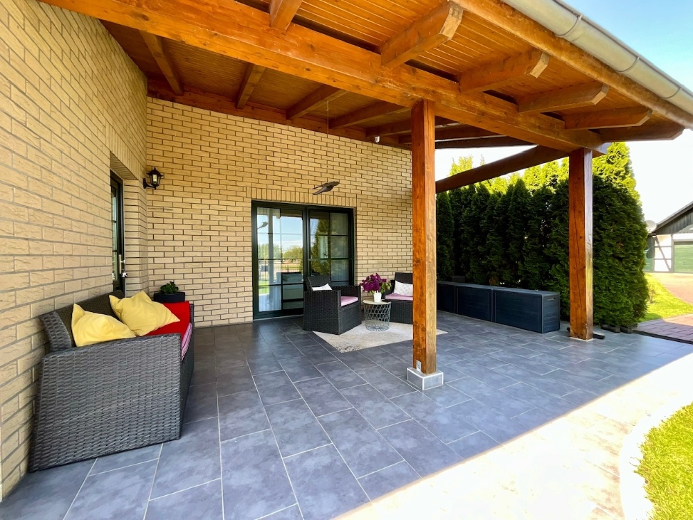 überdachte Terrasse