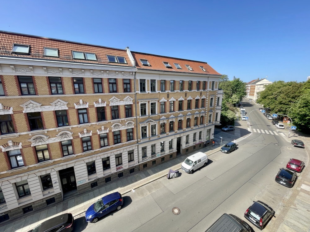 Blick aus dem Fenster nach rechts