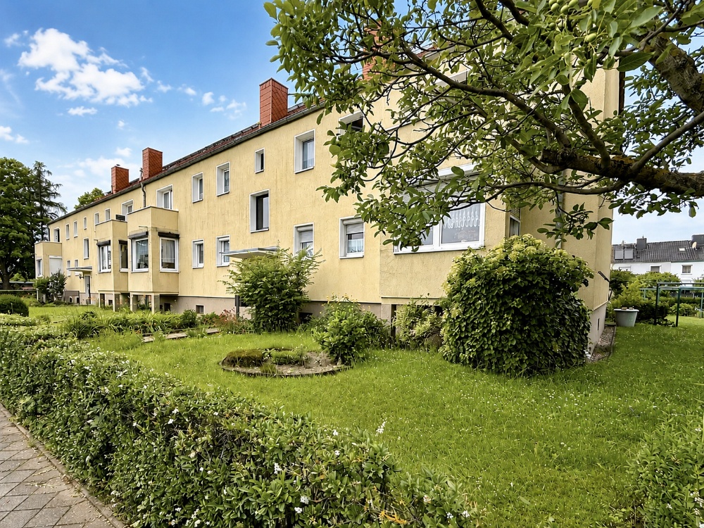 Schrägansicht Wohnhaus Eingang 20