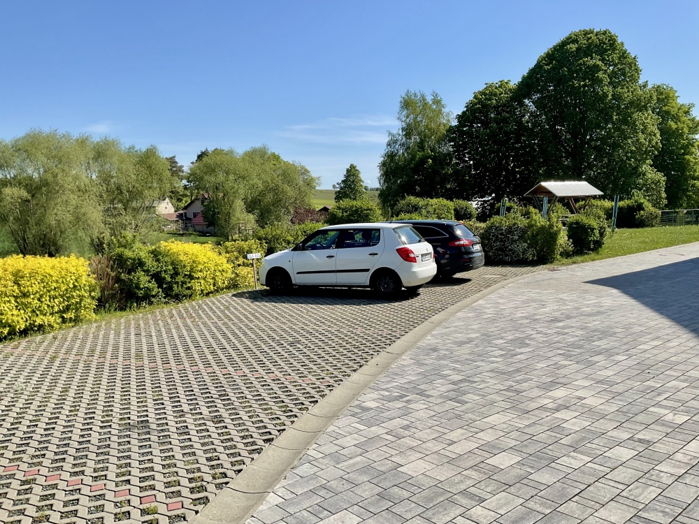 PKW-Stellplätze