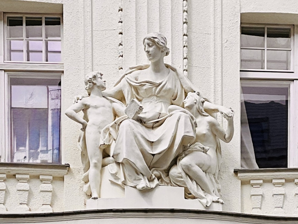 Statue
