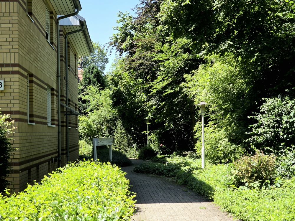 Weg zu den Häusern